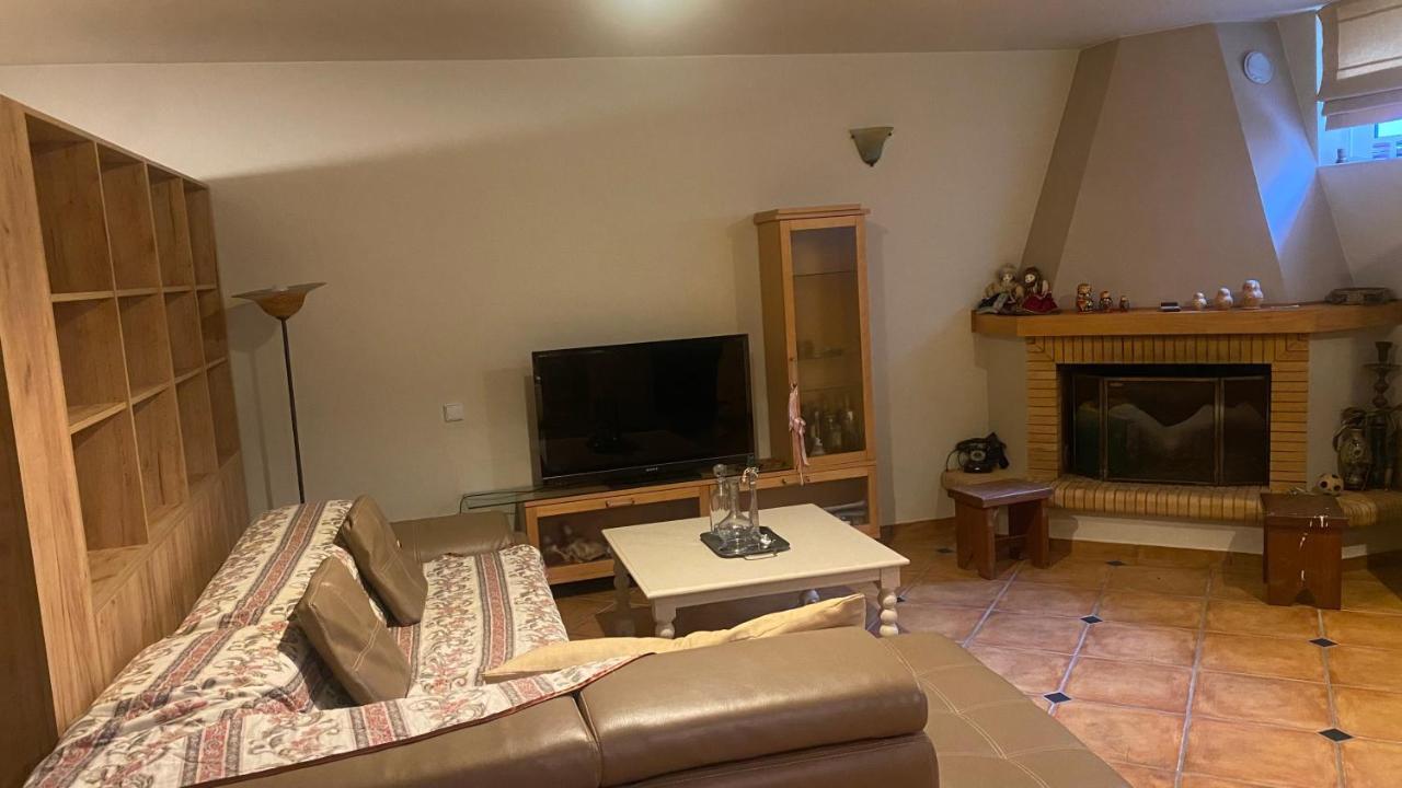 Seaside Family Apartment - Kalamata Faraí Eksteriør billede